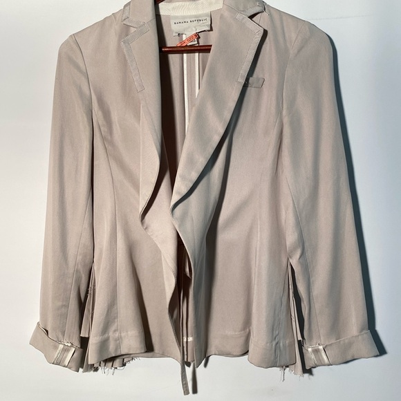 Banana Republic - women’s tie up blazer. Size 2 - Picture 1 of 12